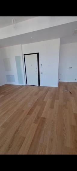 Apartament cu 2 camere semidecomandat în Barbu Văcărescu