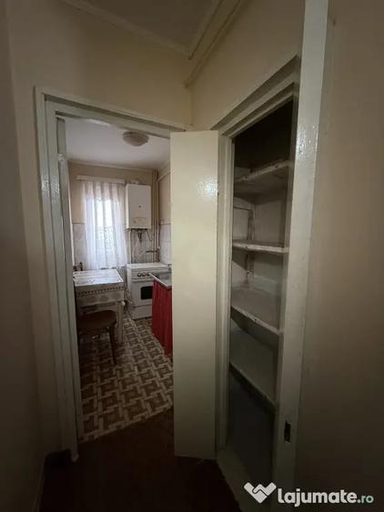 Apartament 3 camere Hu?i - etaj 3, centrala, balcon inchis - direct proprietar - 5