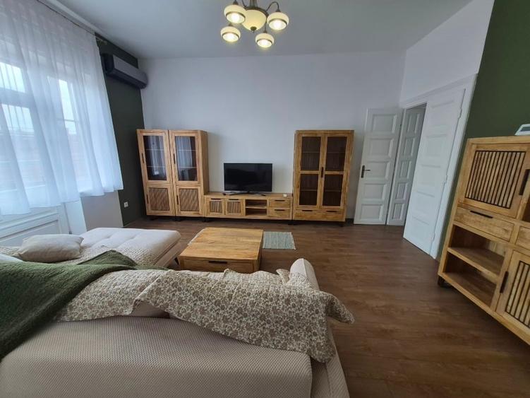Apartament cu 2 camere, mobilat în Ultracentral