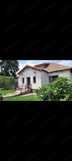 Casă cu Teren 885 Mp în Central