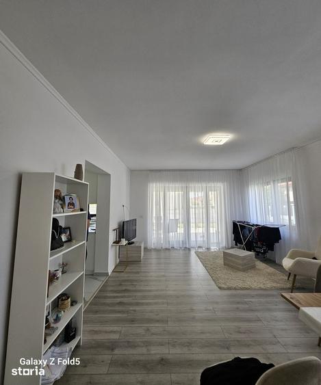 Casă cu 4 camere cu Teren 350 Mp în Central