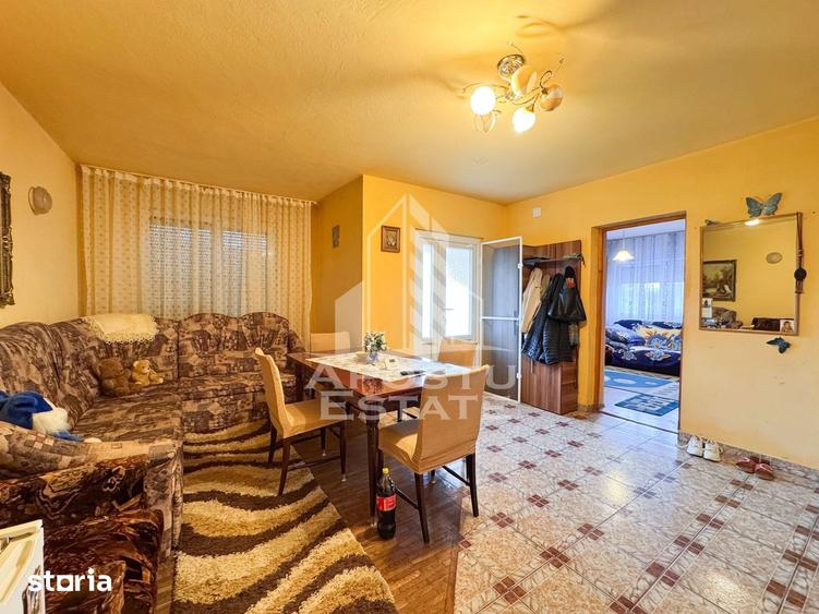 Casă cu 4 camere cu Teren 3000 Mp în Central