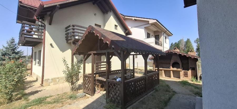 Casă cu 8 camere cu Canalizare în Exterior Nord