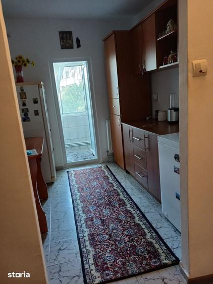 Apartament cu 2 camere decomandat în Broșteni