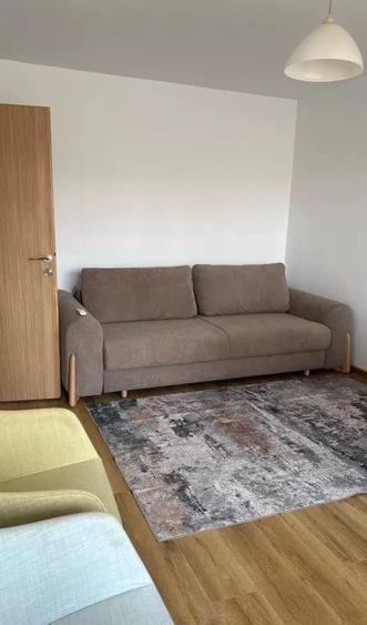 apartament cu doua camere, decomandat, cu acces facil la metrou Favorit - 1