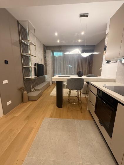 Apartament cu 2 camere semidecomandat, mobilat în Floreasca