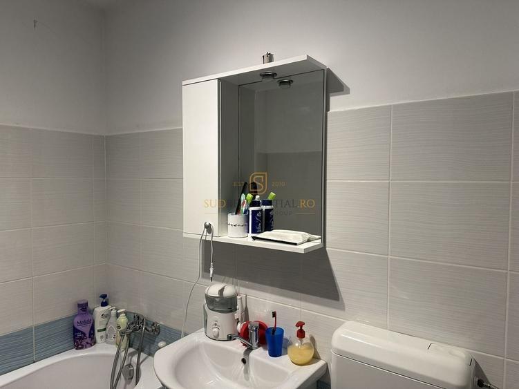 Apartament cu 2 camere semidecomandat, mobilat în Est