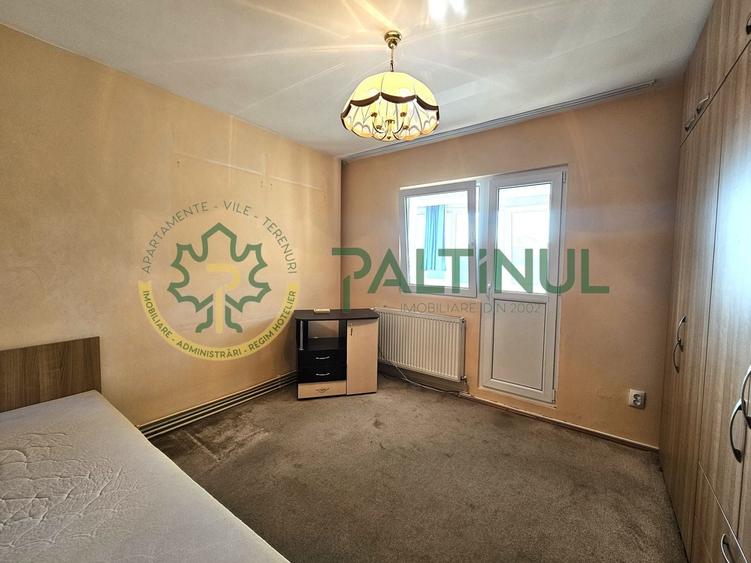 Apartament cu 3 camere decomandat în Central