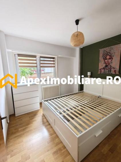 Apartament cu 3 camere semidecomandat în Universitate