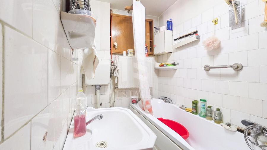 Apartament cu 3 camere decomandat, mobilat în Dacia