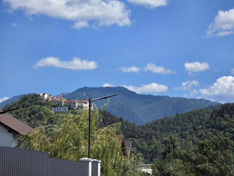 Duplex cu 4 camere decomandat cu Canalizare în Râșnov