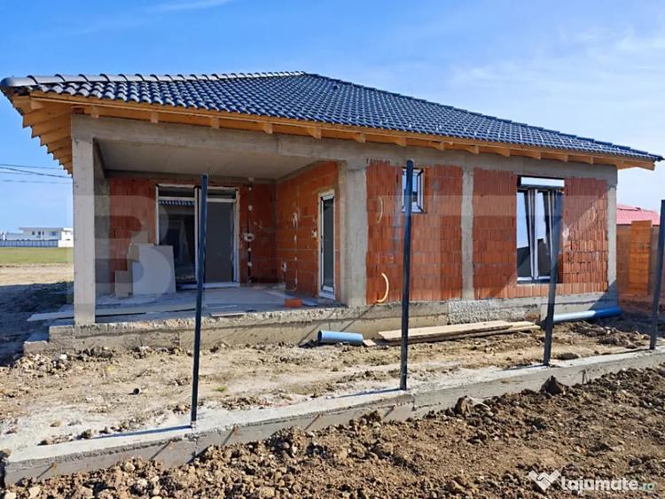 Casă cu 4 camere cu Teren 553 Mp în Central