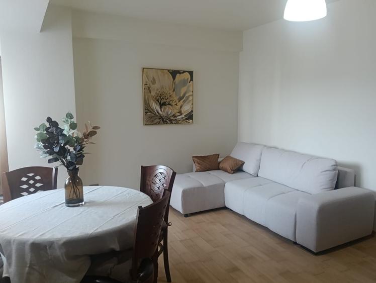 Apartament cu 2 camere decomandat în Vitan