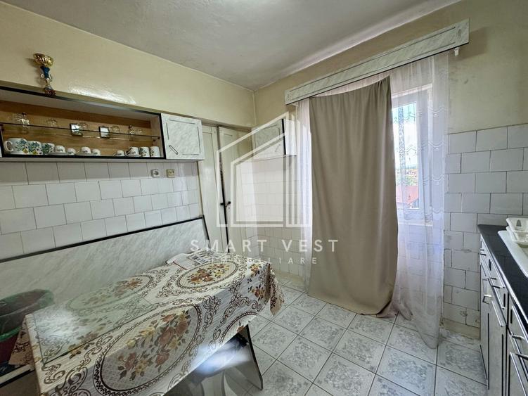 Apartament cu 2 camere semidecomandat, mobilat în Botizului