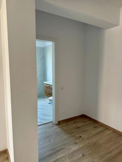 Apartament cu 2 camere semidecomandat în Florești