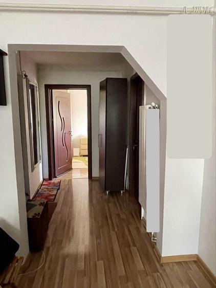 Apartament cu 3 camere semidecomandat în Central