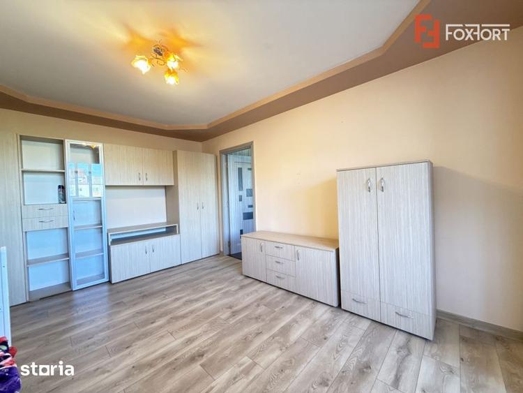 Apartament cu 2 camere semidecomandat în Lipovei