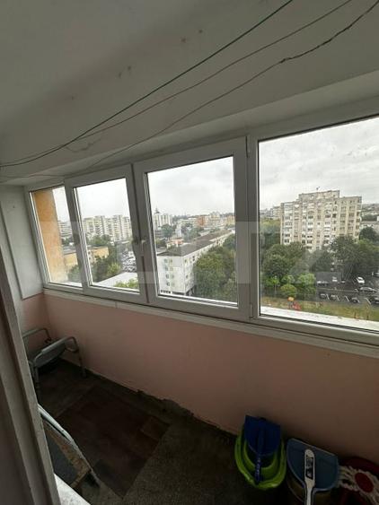 Apartament cu 4 camere decomandat, mobilat în Micro 15