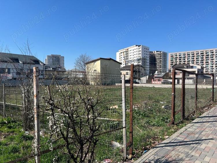 Teren de 1750 mp, în Titan