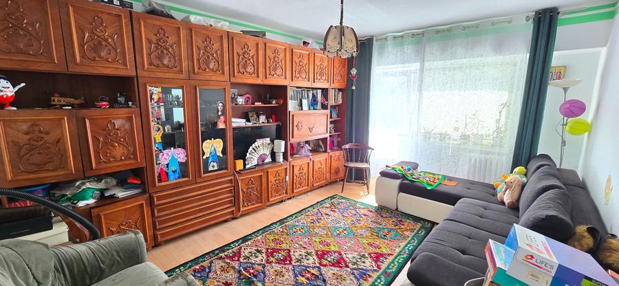 Apartament cu 3 camere decomandat în Dacia