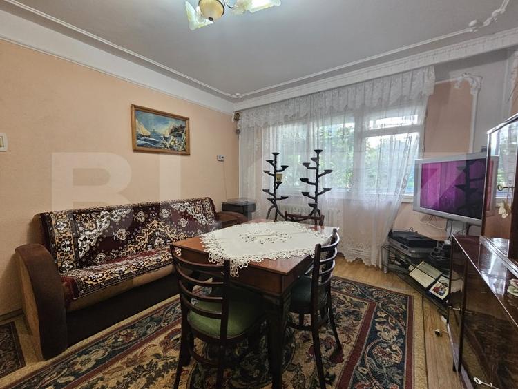 Apartament cu 3 camere semidecomandat în Alexandru cel Bun