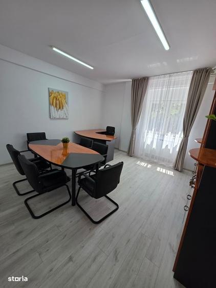 Spațiu comercial, de 20 mp, în Romană