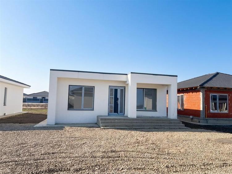 Casă cu 4 camere cu Teren 500 Mp în Sântandrei