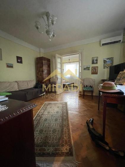 Apartament cu 4 camere în Dorobanți