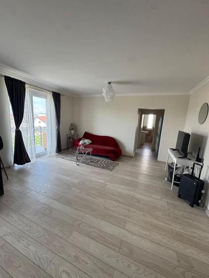 Apartament cu 2 camere decomandat, mobilat în Girocului