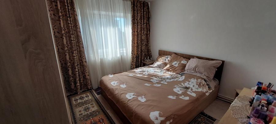 2 camere decomandat -Etaj 3 -Centrala -Renovat - 2