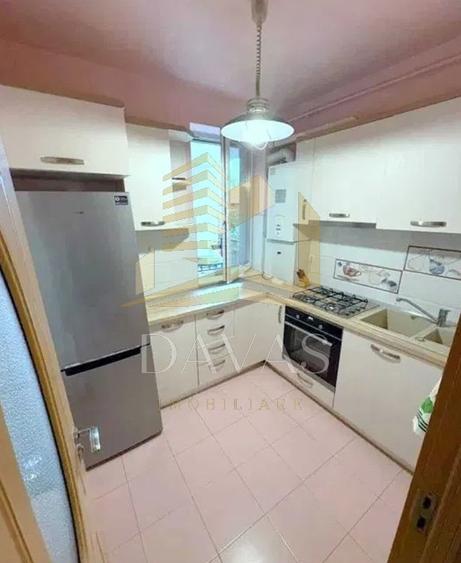 Apartament cu 2 camere decomandat, mobilat în Central