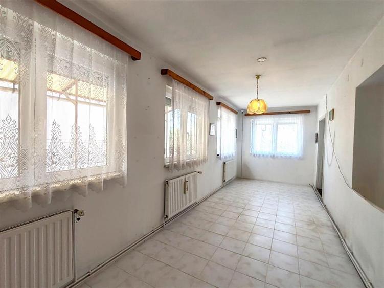 Casă individuală cu 3 camere cu Canalizare în Baciu