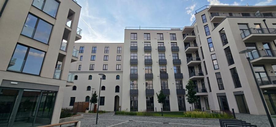 Apartament cu 2 camere semidecomandat în Cetății