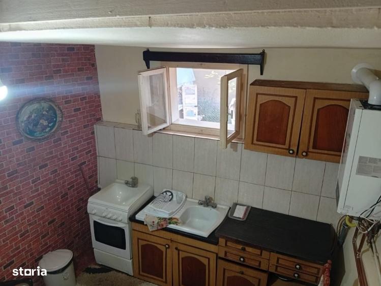 Casă cu 4 camere în Central