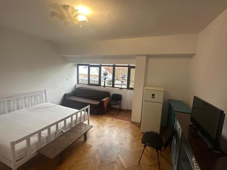 Garsonieră decomandată în Armeneasca