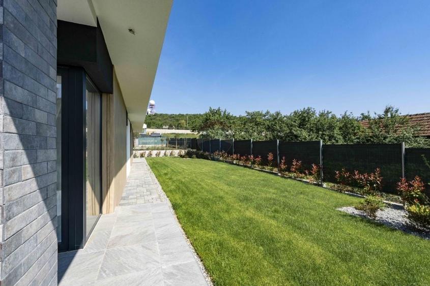 Duplex cu 4 camere cu Teren 400 Mp în Dealuri Oradea