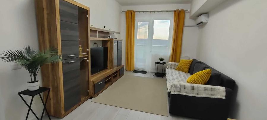 Apartament cu 2 camere semidecomandat în Păcii
