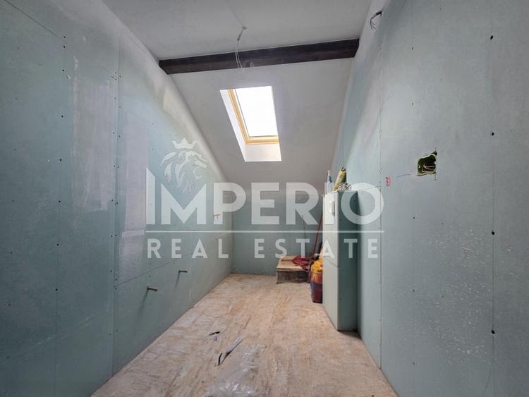 Duplex cu 5 camere cu Canalizare în Gruia