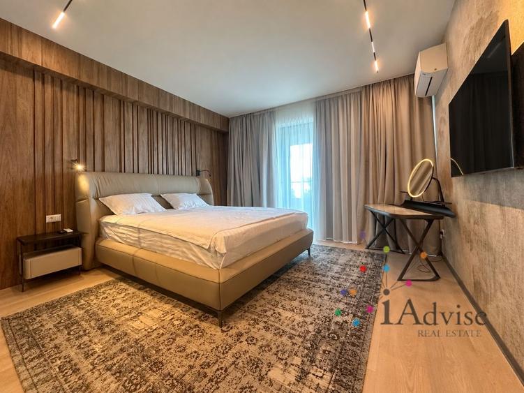 Apartament cu 4 camere decomandat, mobilat în Central