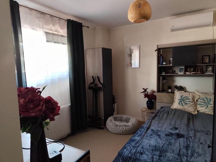 Apartament cu 3 camere semidecomandat în 1 Decembrie 1918