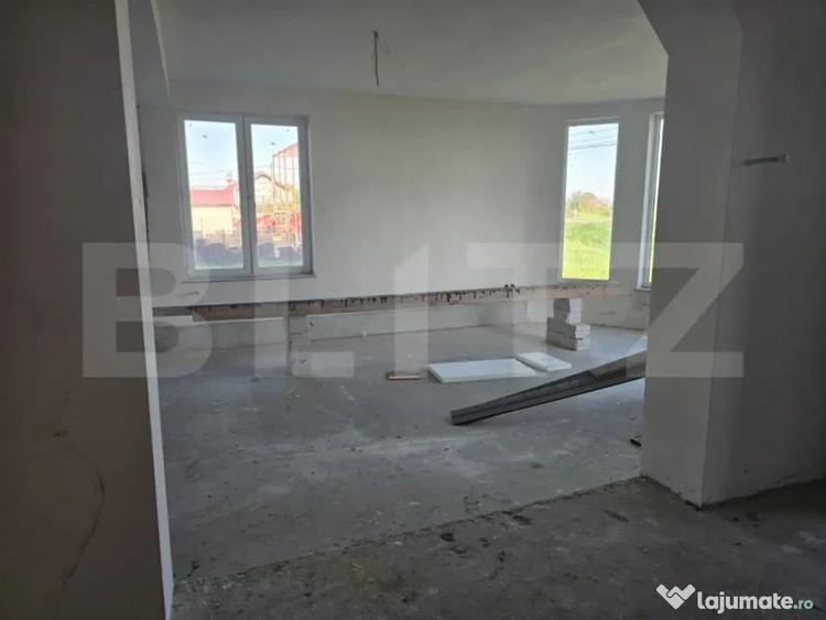 Casă cu 8 camere cu Teren 1500 Mp în Central