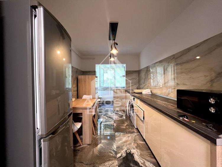 Apartament cu 4 camere decomandat, mobilat în Olimpia-Stadion