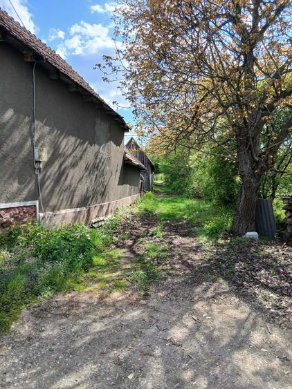 Casă cu 4 camere cu Teren 600 Mp în Birtin
