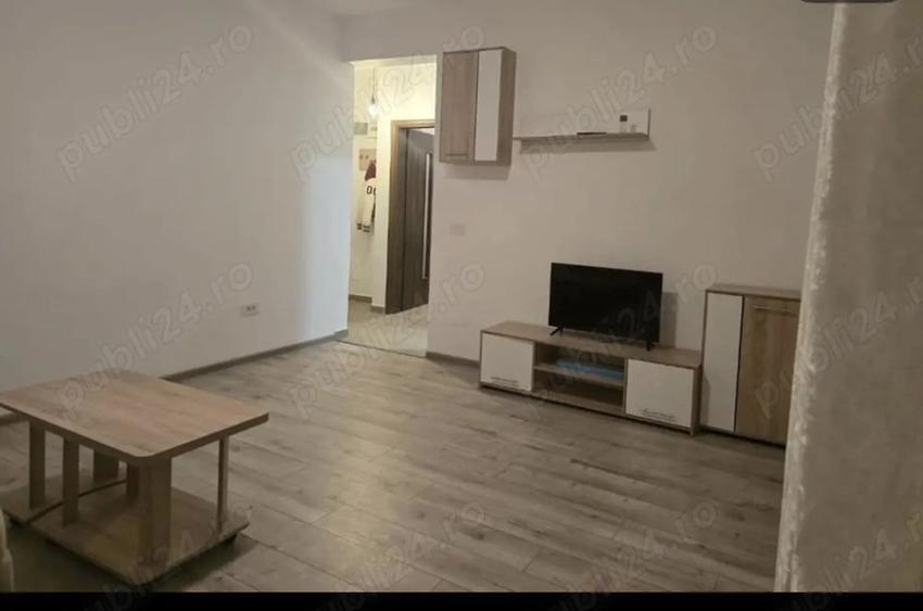 Apartament cu 2 camere decomandat în Roșu