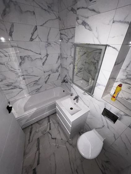 Apartament cu 2 camere decomandat în Titan
