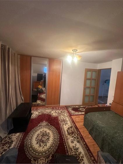 Casă cu 5 camere cu Teren 800 Mp în Central