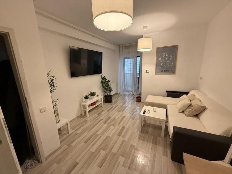 Apartament cu 2 camere decomandat în Central