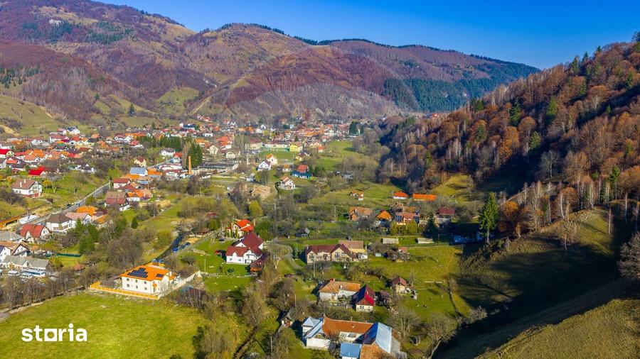 Teren de 1000 mp, în Moieciu