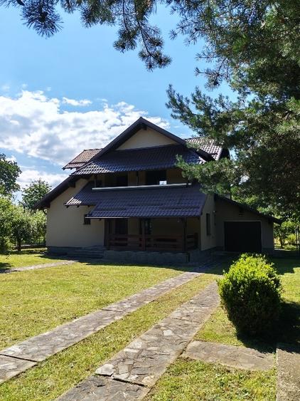 Casă individuală cu 5 camere cu Garaj în Breaza de Sus