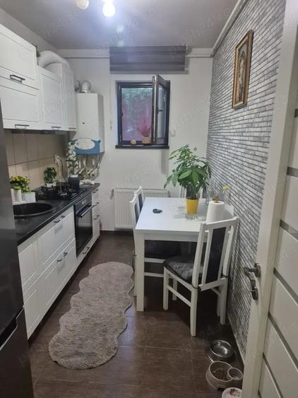 Apartament cu 2 camere decomandat în Berceni